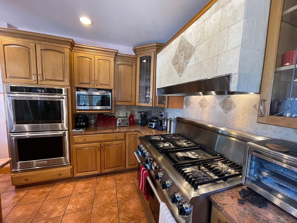 55 Metropolitan Ave, Boston, Massachusetts, 5 Bedrooms Bedrooms, 8 Rooms Rooms,3.5 BathroomsBathrooms,Residential,For Sale,Metropolitan Ave,73441559