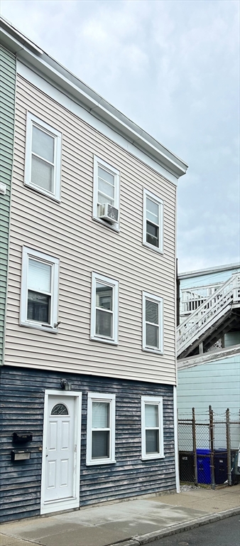 14 Emmet Street, Boston, Massachusetts, 3 Bedrooms Bedrooms, 8 Rooms Rooms,2.5 BathroomsBathrooms,Residential Income,For Sale,Emmet Street,73511701
