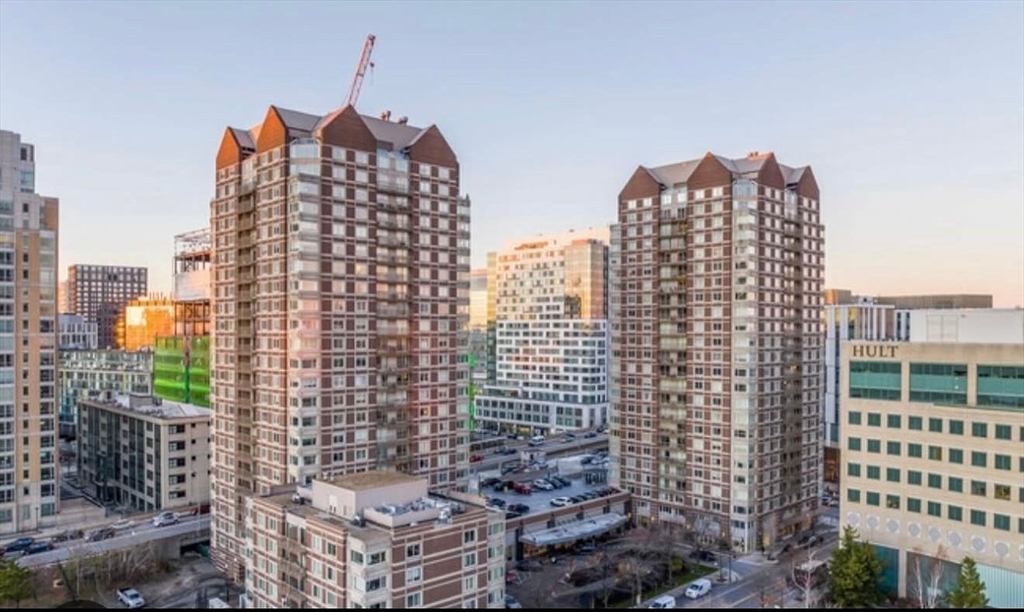 10 Museum Way, Cambridge, Massachusetts, 1 Bedroom Bedrooms, 4 Rooms Rooms,1 BathroomBathrooms,Residential Lease,For Rent,Museum Way,73511718