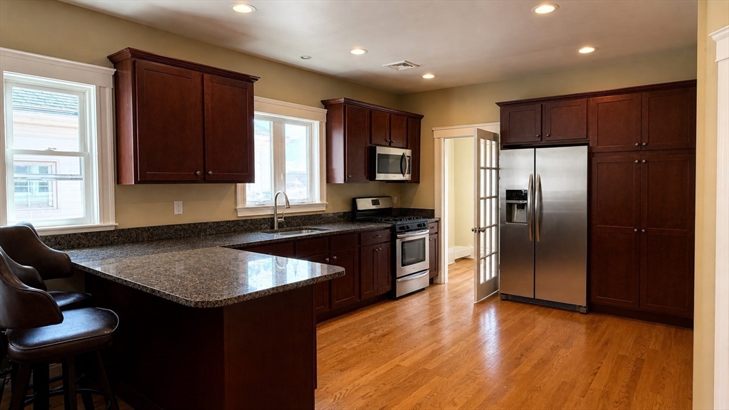 113 Hillsdale Rd, Somerville, Massachusetts, 4 Bedrooms Bedrooms, 7 Rooms Rooms,1 BathroomBathrooms,Residential Lease,For Rent,Hillsdale Rd,73511720