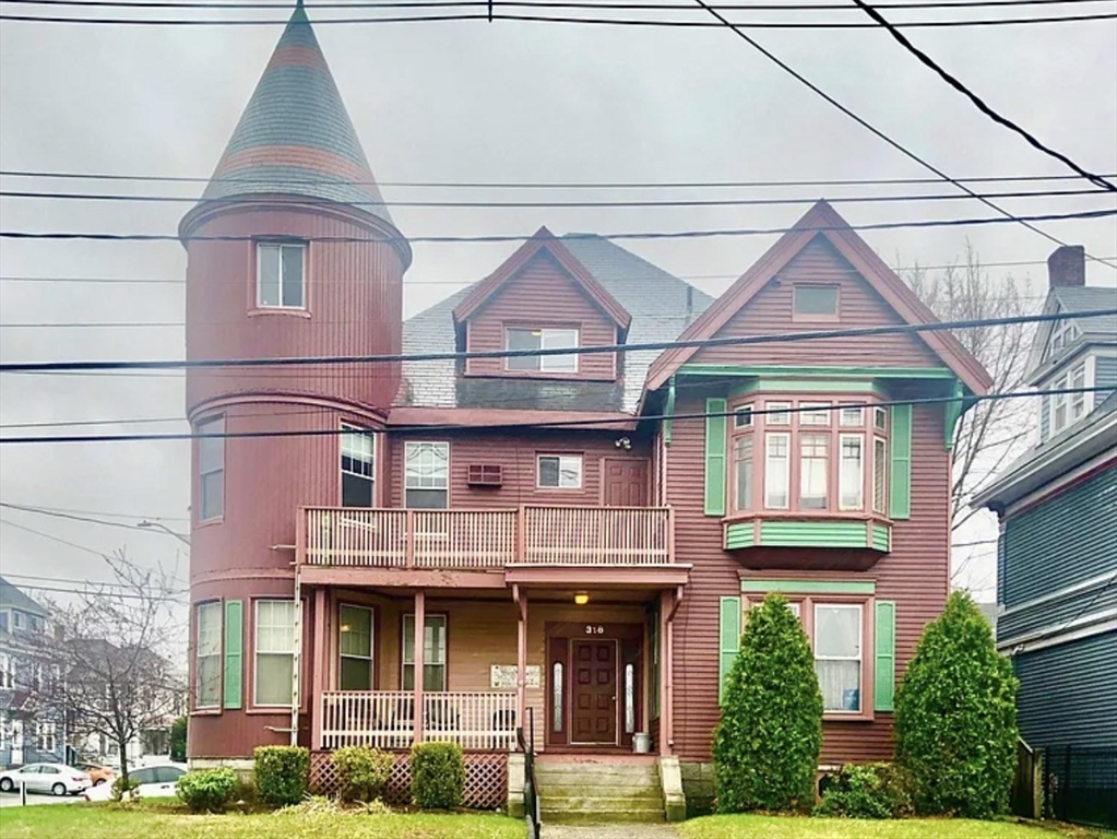 318 Pawtucket Street, Lowell, Massachusetts, 1 Bedroom Bedrooms, 3 Rooms Rooms,1 BathroomBathrooms,Residential Lease,For Rent,Pawtucket Street,73511721