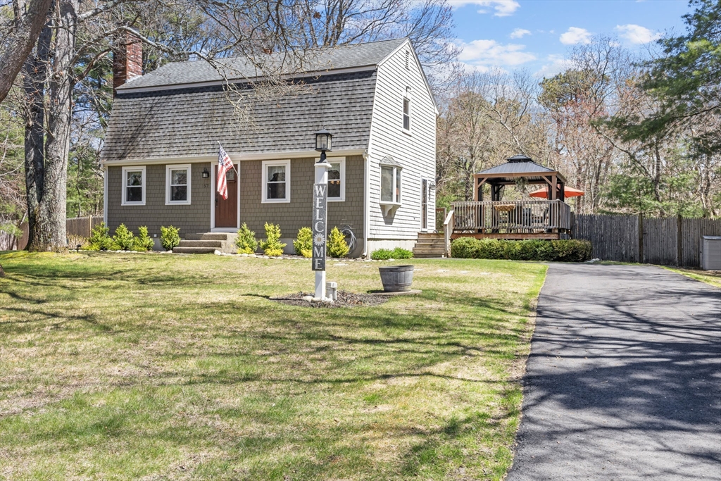57 Dorothy Dr, Plymouth, Massachusetts, 3 Bedrooms Bedrooms, 7 Rooms Rooms,1.5 BathroomsBathrooms,Residential,For Sale,Dorothy Dr,73511741
