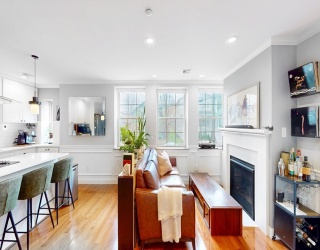 7 Mount Hope, Providence, Rhode Island, 2 Bedrooms Bedrooms, 5 Rooms Rooms,1 BathroomBathrooms,Residential,For Sale,Mount Hope,73511653