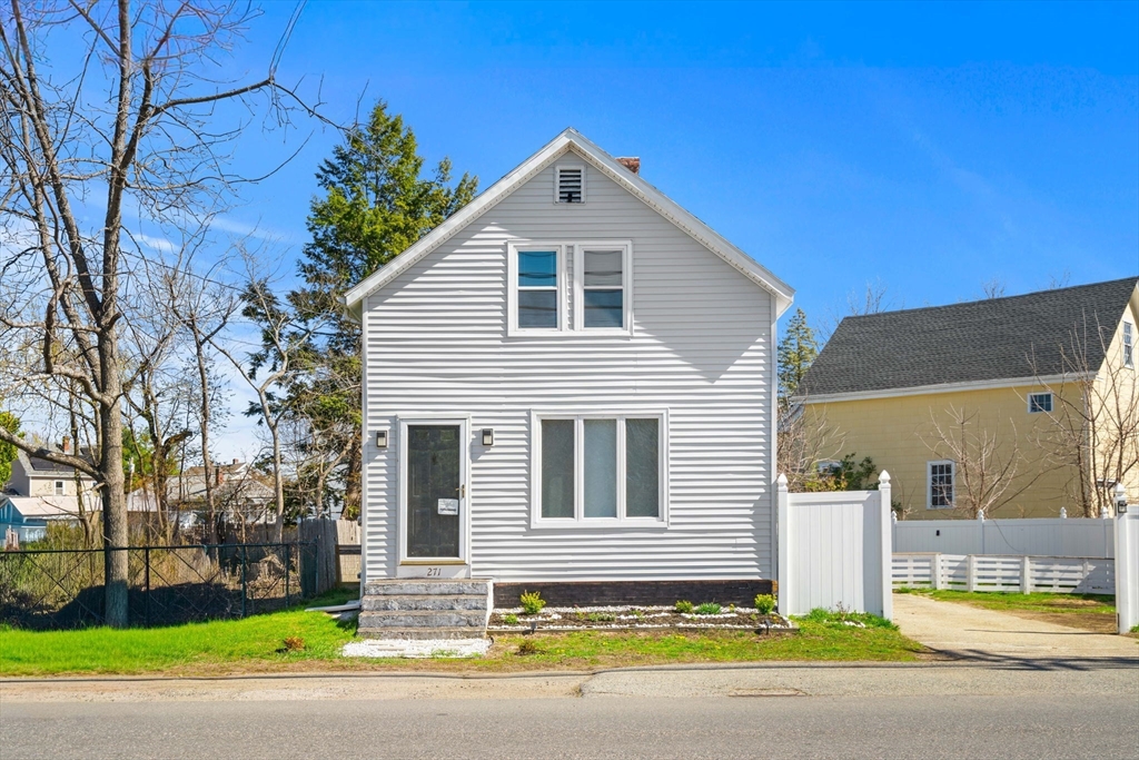 271 Broadway, Haverhill, Massachusetts, 3 Bedrooms Bedrooms, 6 Rooms Rooms,1 BathroomBathrooms,Residential,For Sale,Broadway,73511823