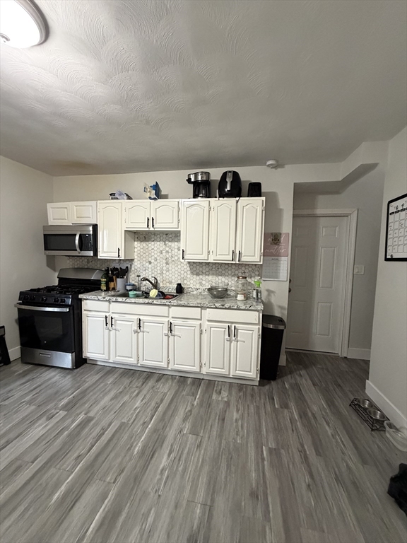 541 North Front Street, New Bedford, Massachusetts, 1 Bedroom Bedrooms, 5 Rooms Rooms,2 BathroomsBathrooms,Residential Lease,For Rent,North Front Street,73511841