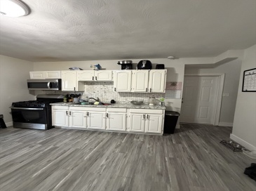 541 North Front Street, New Bedford, Massachusetts, 1 Bedroom Bedrooms, 5 Rooms Rooms,2 BathroomsBathrooms,Residential Lease,For Rent,North Front Street,73511841