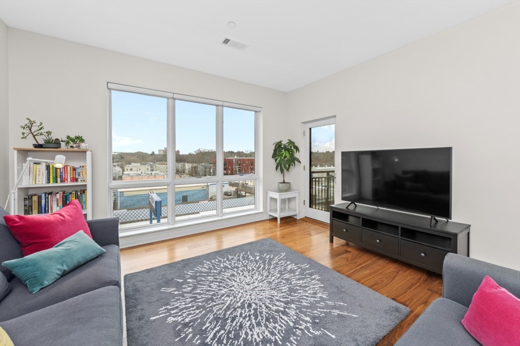 3531 Washington Street, Boston, Massachusetts, 2 Bedrooms Bedrooms, 6 Rooms Rooms,2 BathroomsBathrooms,Residential,For Sale,Washington Street,73511839
