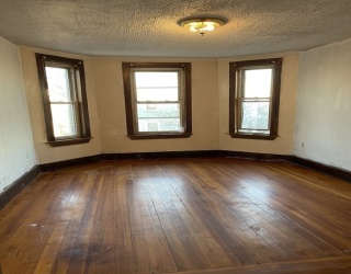 83 Central Ave, Chelsea, Massachusetts, 3 Bedrooms Bedrooms, 5 Rooms Rooms,1 BathroomBathrooms,Residential Lease,For Rent,Central Ave,73511856
