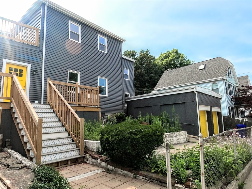 2 Sunnyside St., Boston, Massachusetts, 3 Bedrooms Bedrooms, 5 Rooms Rooms,2 BathroomsBathrooms,Residential Lease,For Rent,Sunnyside St.,73511891