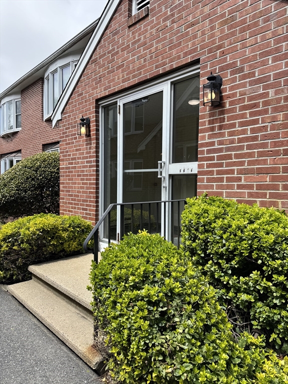 775 West Main St, Barnstable, Massachusetts, 2 Bedrooms Bedrooms, 5 Rooms Rooms,1.5 BathroomsBathrooms,Residential,For Sale,West Main St,73511904
