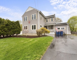 2 Burnside Av, Seekonk, Massachusetts, 4 Bedrooms Bedrooms, 11 Rooms Rooms,3 BathroomsBathrooms,Residential,For Sale,Burnside Av,73511906