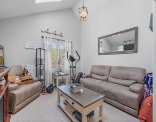 4 Sterling Lane, Westford, Massachusetts, 1 Bedroom Bedrooms, 5 Rooms Rooms,1 BathroomBathrooms,Residential Lease,For Rent,Sterling Lane,73497496