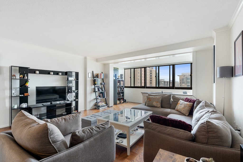2 Hawthorne Place, Boston, Massachusetts, 1 Bedroom Bedrooms, 3 Rooms Rooms,1 BathroomBathrooms,Residential Lease,For Rent,Hawthorne Place,73490529