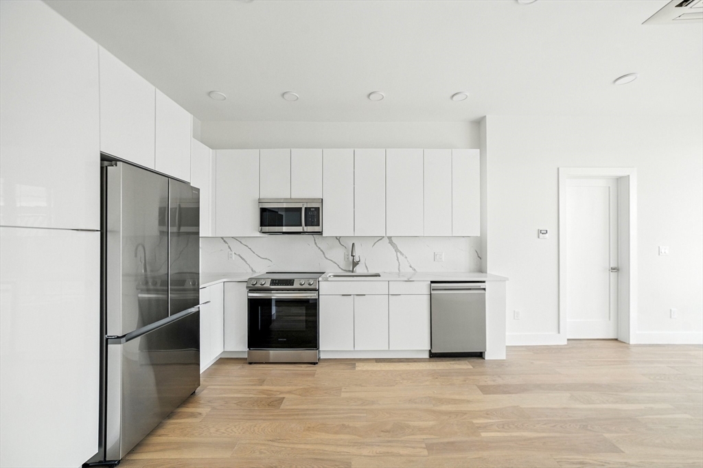 38 Hichborn, Boston, Massachusetts, 1 Bedroom Bedrooms, 2 Rooms Rooms,1 BathroomBathrooms,Residential Lease,For Rent,Hichborn,73429614