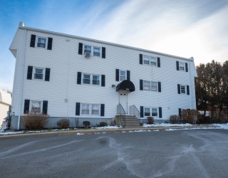 3636 North Main Street, Fall River, Massachusetts, 2 Bedrooms Bedrooms, 4 Rooms Rooms,1 BathroomBathrooms,Residential Lease,For Rent,North Main Street,73512110
