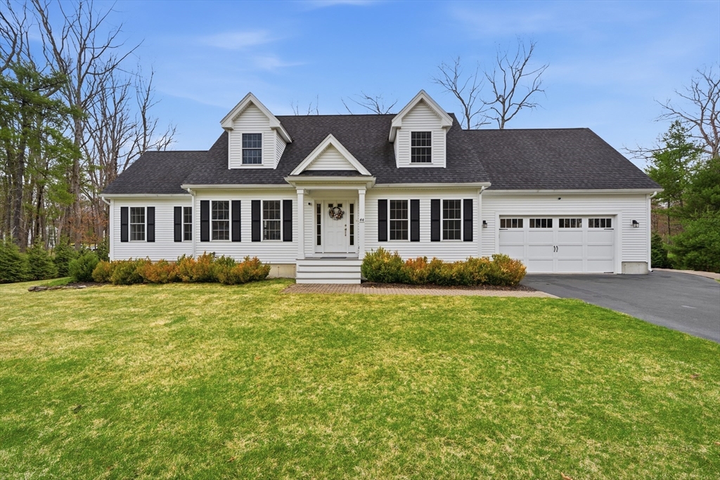 44 Bacon St, Pepperell, Massachusetts, 3 Bedrooms Bedrooms, 8 Rooms Rooms,3 BathroomsBathrooms,Residential,For Sale,Bacon St,73502378