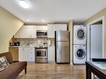 32 Bay Street, Cambridge, Massachusetts, 2 Bedrooms Bedrooms, 6 Rooms Rooms,2 BathroomsBathrooms,Residential Lease,For Rent,Bay Street,73511943
