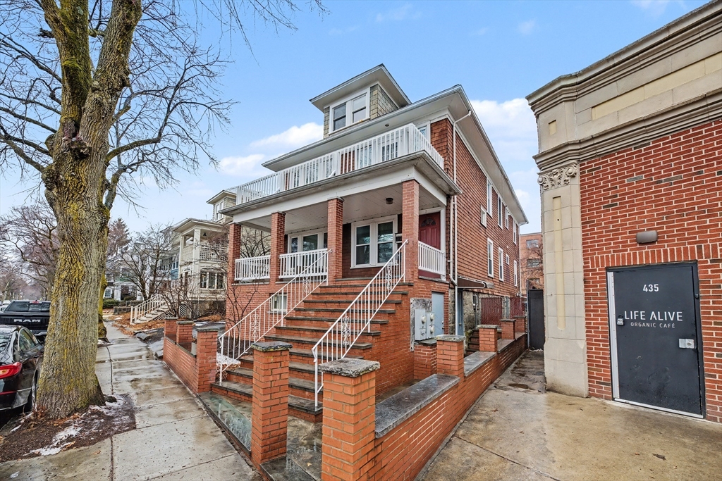 7 Moraine Street, Boston, Massachusetts, 4 Bedrooms Bedrooms, 8 Rooms Rooms,2 BathroomsBathrooms,Residential Lease,For Rent,Moraine Street,73512044