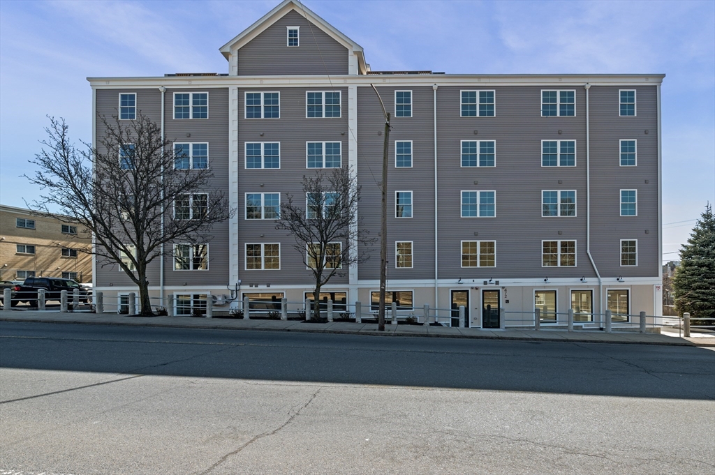 472 Essex Street, Lynn, Massachusetts, 1 Bedroom Bedrooms, 2 Rooms Rooms,1 BathroomBathrooms,Residential Lease,For Rent,Essex Street,73512097