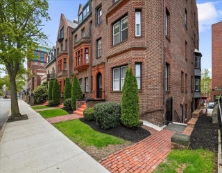 40 Elm St, Worcester, Massachusetts, 2 Bedrooms Bedrooms, 5 Rooms Rooms,1 BathroomBathrooms,Residential,For Sale,Elm St,73511896