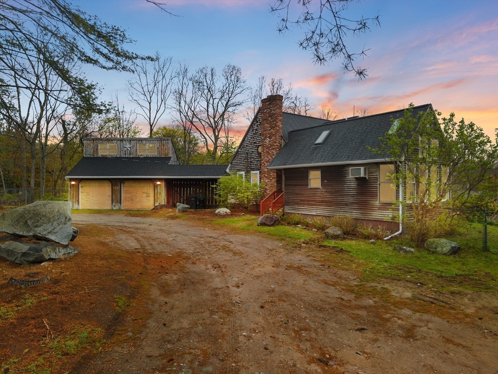 1080 Locust, Raynham, Massachusetts, 3 Bedrooms Bedrooms, 9 Rooms Rooms,2 BathroomsBathrooms,Residential,For Sale,Locust,73511836