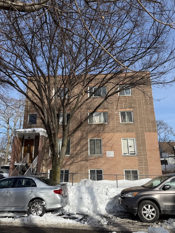 85 Munroe St, Boston, Massachusetts, 19 Bedrooms Bedrooms, 36 Rooms Rooms,8 BathroomsBathrooms,Residential Income,For Sale,Munroe St,73473087
