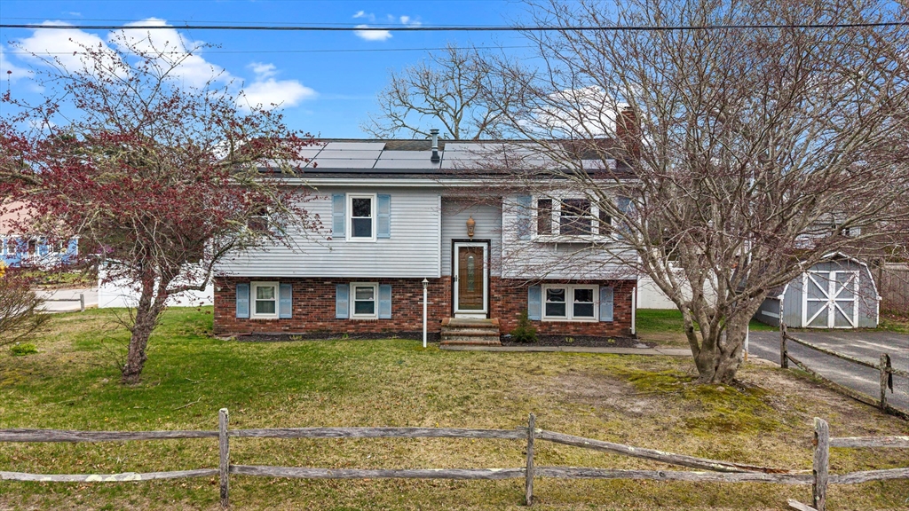 51 Hideaway Ln, Wareham, Massachusetts, 4 Bedrooms Bedrooms, 7 Rooms Rooms,2 BathroomsBathrooms,Residential,For Sale,Hideaway Ln,73511931
