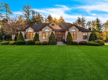 14 Lexington Circle, Southwick, Massachusetts, 3 Bedrooms Bedrooms, 8 Rooms Rooms,2.5 BathroomsBathrooms,Residential,For Sale,Lexington Circle,73511047