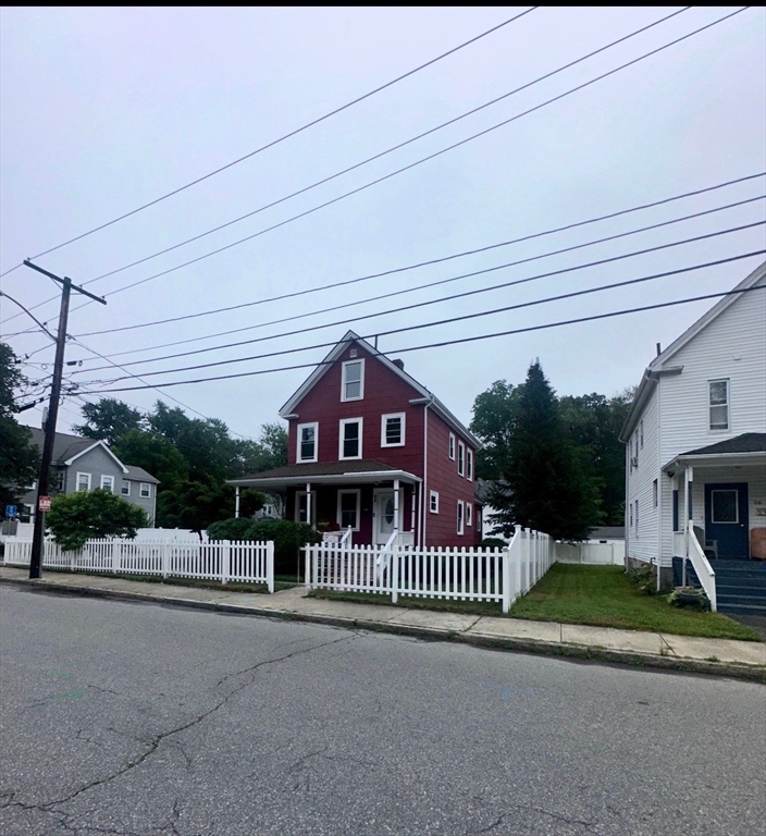 92 Alexander St, Framingham, Massachusetts, 4 Bedrooms Bedrooms, 9 Rooms Rooms,2 BathroomsBathrooms,Residential,For Sale,Alexander St,73478502