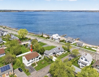 17 Bellevue St, New Bedford, Massachusetts, 3 Bedrooms Bedrooms, 5 Rooms Rooms,2 BathroomsBathrooms,Residential,For Sale,Bellevue St,73511975
