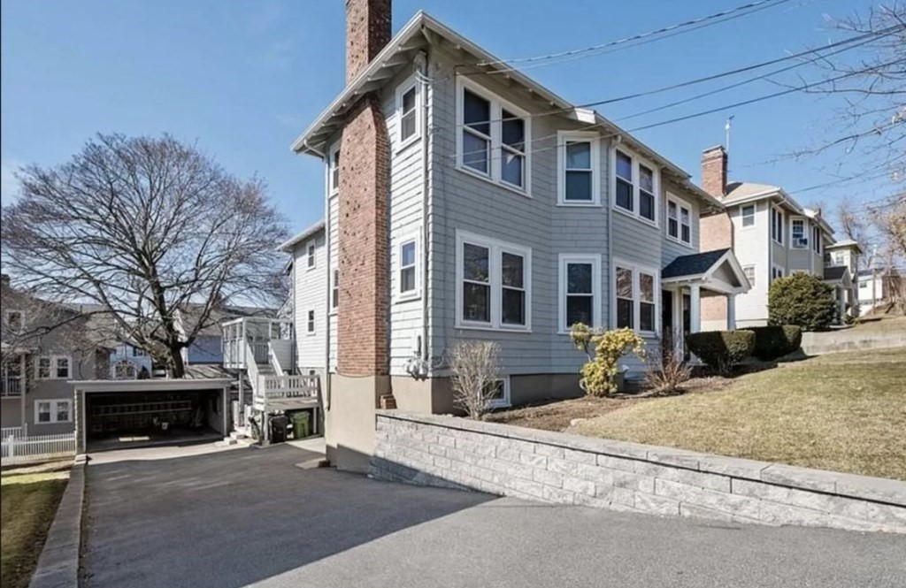 24 Richards Road, Watertown, Massachusetts, 3 Bedrooms Bedrooms, 6 Rooms Rooms,2 BathroomsBathrooms,Residential Lease,For Rent,Richards Road,73511991