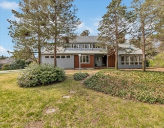 149 Cliffwood Lane, Falmouth, Massachusetts, 5 Bedrooms Bedrooms, 8 Rooms Rooms,4 BathroomsBathrooms,Residential,For Sale,Cliffwood Lane,73511994