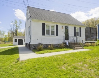 151 Labelle St, West Springfield, Massachusetts, 3 Bedrooms Bedrooms, 6 Rooms Rooms,1 BathroomBathrooms,Residential,For Sale,Labelle St,73512041