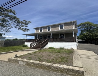 38 Taunton Avenue, Seekonk, Massachusetts, 2 Bedrooms Bedrooms, 4 Rooms Rooms,1 BathroomBathrooms,Residential Lease,For Rent,Taunton Avenue,73512118