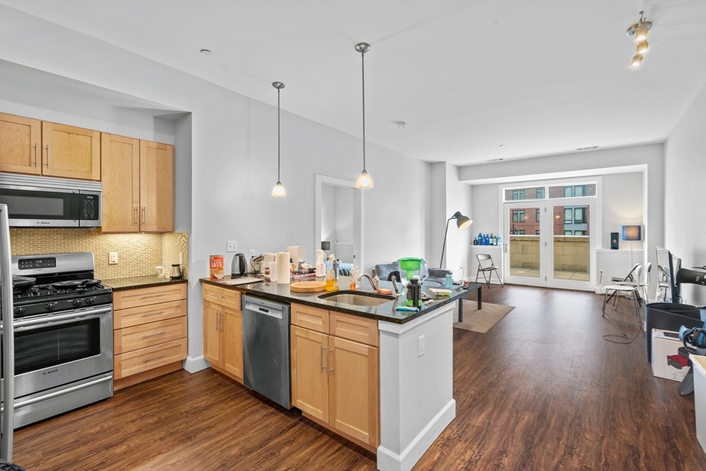 1501 Commonwealth Ave, Boston, Massachusetts, 2 Bedrooms Bedrooms, 4 Rooms Rooms,2 BathroomsBathrooms,Residential Lease,For Rent,Commonwealth Ave,73512124