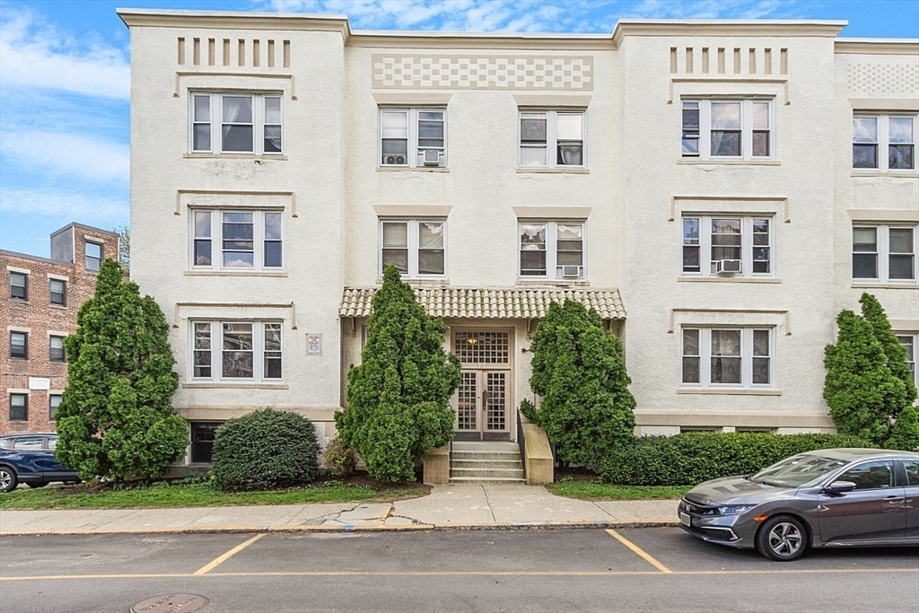 6 Radcliffe Rd, Boston, Massachusetts, 2 Bedrooms Bedrooms, 4 Rooms Rooms,1 BathroomBathrooms,Residential Lease,For Rent,Radcliffe Rd,73500456