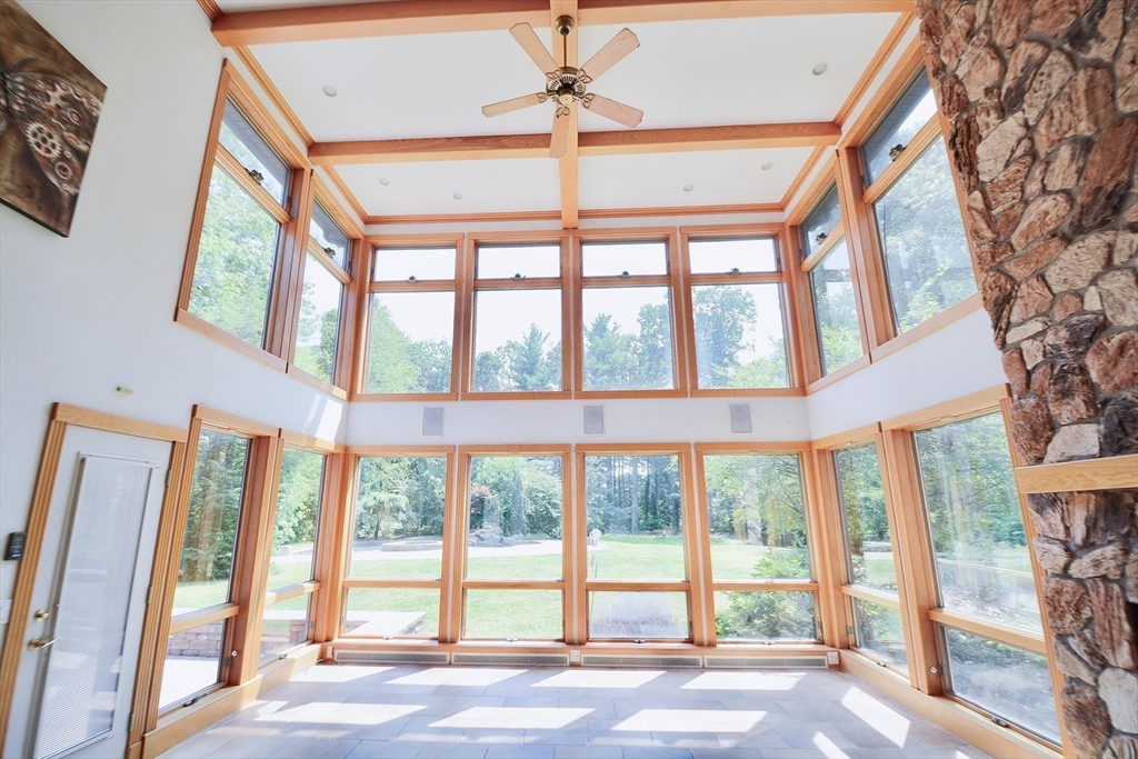 120 Woodcliff Dr, Westfield, Massachusetts, 5 Bedrooms Bedrooms, 12 Rooms Rooms,4 BathroomsBathrooms,Residential,For Sale,Woodcliff Dr,73417195