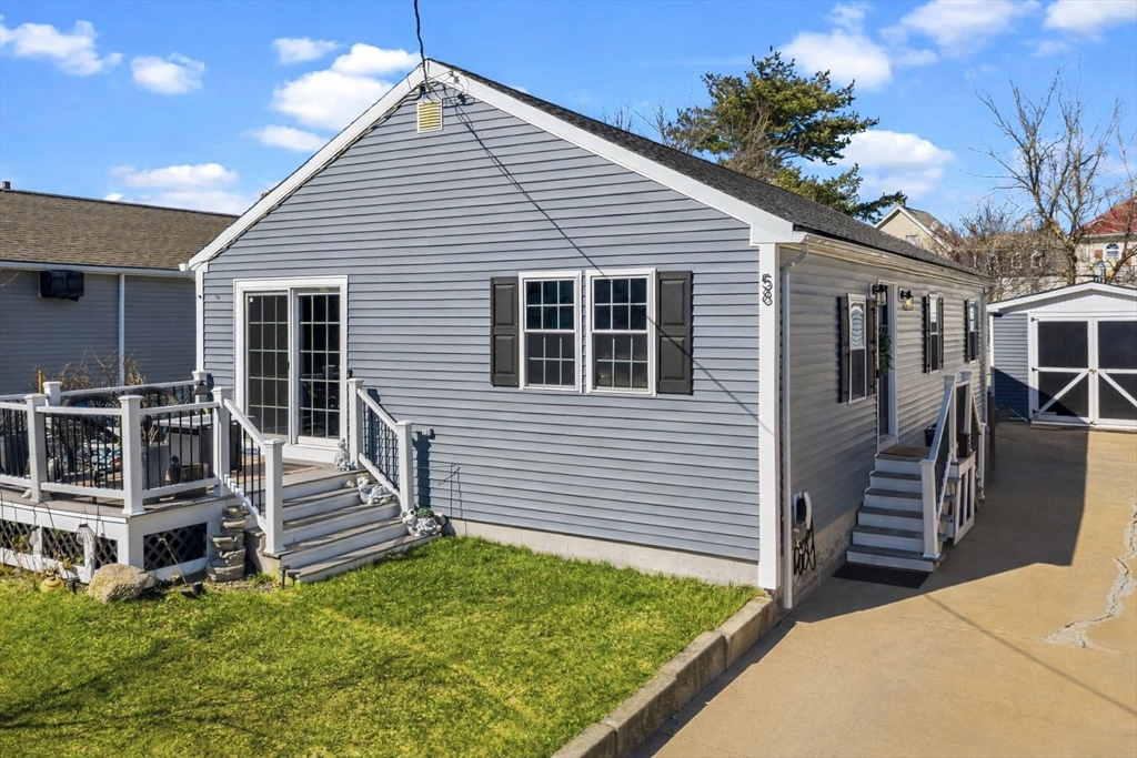 58 Bowler St, Fall River, Massachusetts, 3 Bedrooms Bedrooms, 5 Rooms Rooms,1 BathroomBathrooms,Residential,For Sale,Bowler St,73488737
