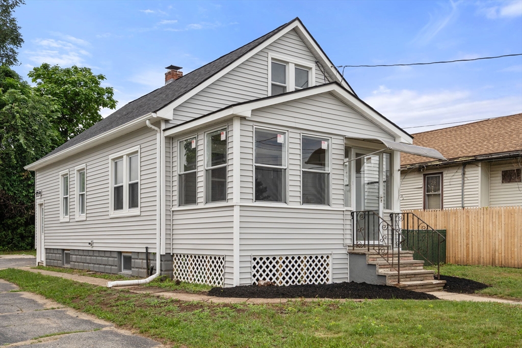 32 Kent Rd, Springfield, Massachusetts, 3 Bedrooms Bedrooms, 6 Rooms Rooms,1 BathroomBathrooms,Residential,For Sale,Kent Rd,73469999