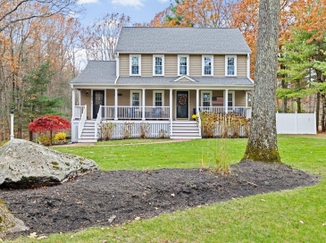23 John Neil Dr, Norwell, Massachusetts, 4 Bedrooms Bedrooms, 9 Rooms Rooms,2.5 BathroomsBathrooms,Residential,For Sale,John Neil Dr,73482370
