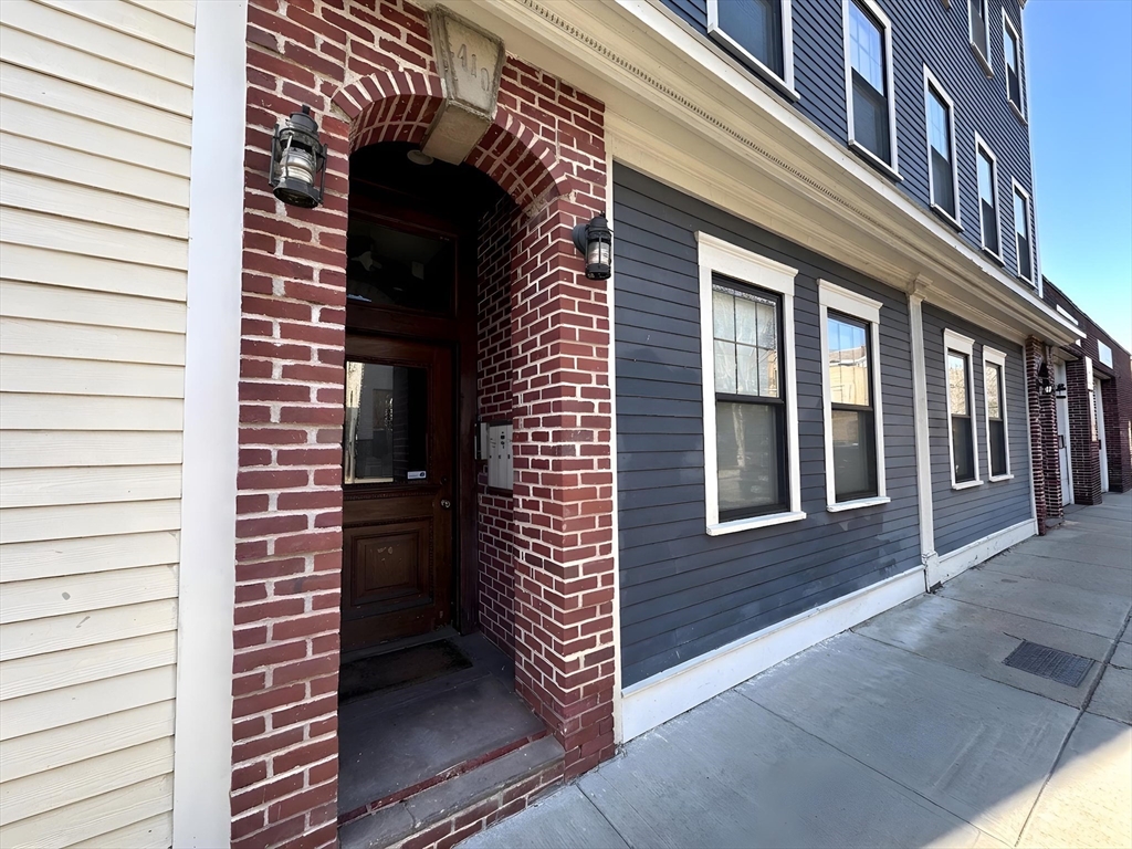 410 E 3rd, Boston, Massachusetts, 2 Bedrooms Bedrooms, 4 Rooms Rooms,1.5 BathroomsBathrooms,Residential Lease,For Rent,E 3rd,73506606