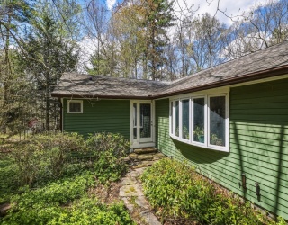 1360 Bay Road, Amherst, Massachusetts, 4 Bedrooms Bedrooms, 8 Rooms Rooms,3 BathroomsBathrooms,Residential,For Sale,Bay Road,73512153