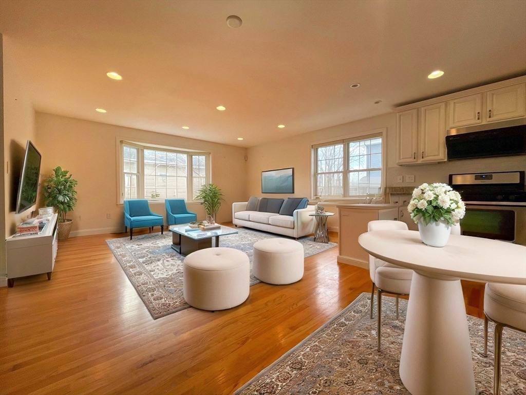 12 Naviens Ln, Waltham, Massachusetts, 3 Bedrooms Bedrooms, 6 Rooms Rooms,2.5 BathroomsBathrooms,Residential Lease,For Rent,Naviens Ln,73512240
