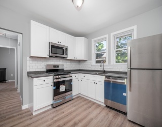 17-19 Alcott Park, Malden, Massachusetts, 3 Bedrooms Bedrooms, 5 Rooms Rooms,1 BathroomBathrooms,Residential Lease,For Rent,Alcott Park,73512253