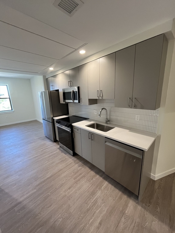 47 Winter Street, Boston, Massachusetts, 4 Bedrooms Bedrooms, 8 Rooms Rooms,2 BathroomsBathrooms,Residential Lease,For Rent,Winter Street,73512258