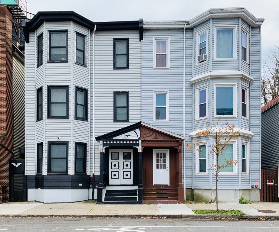 107 Chelsea St, Boston, Massachusetts, 2 Bedrooms Bedrooms, 5 Rooms Rooms,1 BathroomBathrooms,Residential Lease,For Rent,Chelsea St,73512263