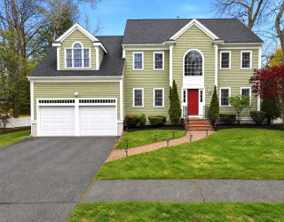 22 Barrett Street, Needham, Massachusetts, 4 Bedrooms Bedrooms, 10 Rooms Rooms,2.5 BathroomsBathrooms,Residential,For Sale,Barrett Street,73512495