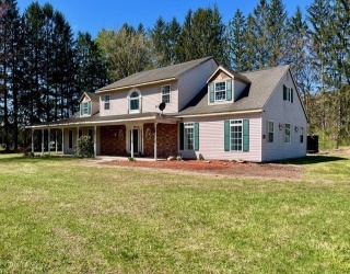 79 West Street, Granby, Massachusetts, 3 Bedrooms Bedrooms, 7 Rooms Rooms,2 BathroomsBathrooms,Residential,For Sale,West Street,73512204