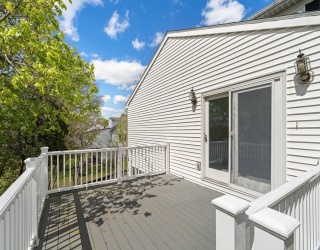 99 Garfield Ave, Woburn, Massachusetts, 4 Bedrooms Bedrooms, 8 Rooms Rooms,1.5 BathroomsBathrooms,Residential Lease,For Rent,Garfield Ave,73512289