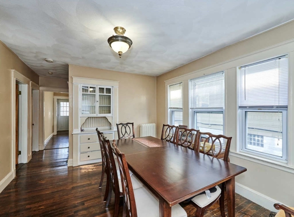 53 Fairfax St, Somerville, Massachusetts, 2 Bedrooms Bedrooms, 5 Rooms Rooms,1 BathroomBathrooms,Residential Lease,For Rent,Fairfax St,73512330